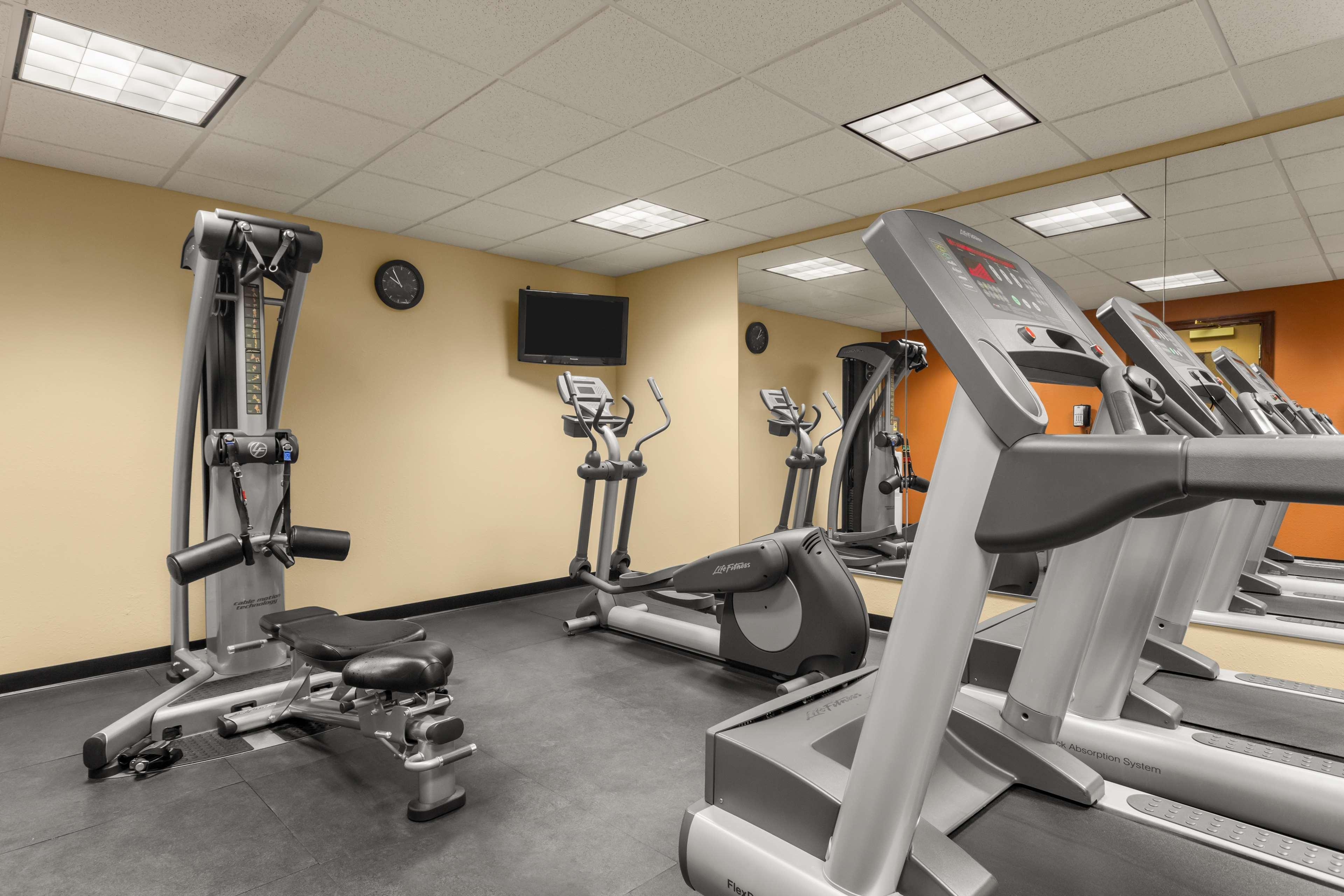 Country Inn & Suites By Radisson, Madison, Al Bagian luar foto