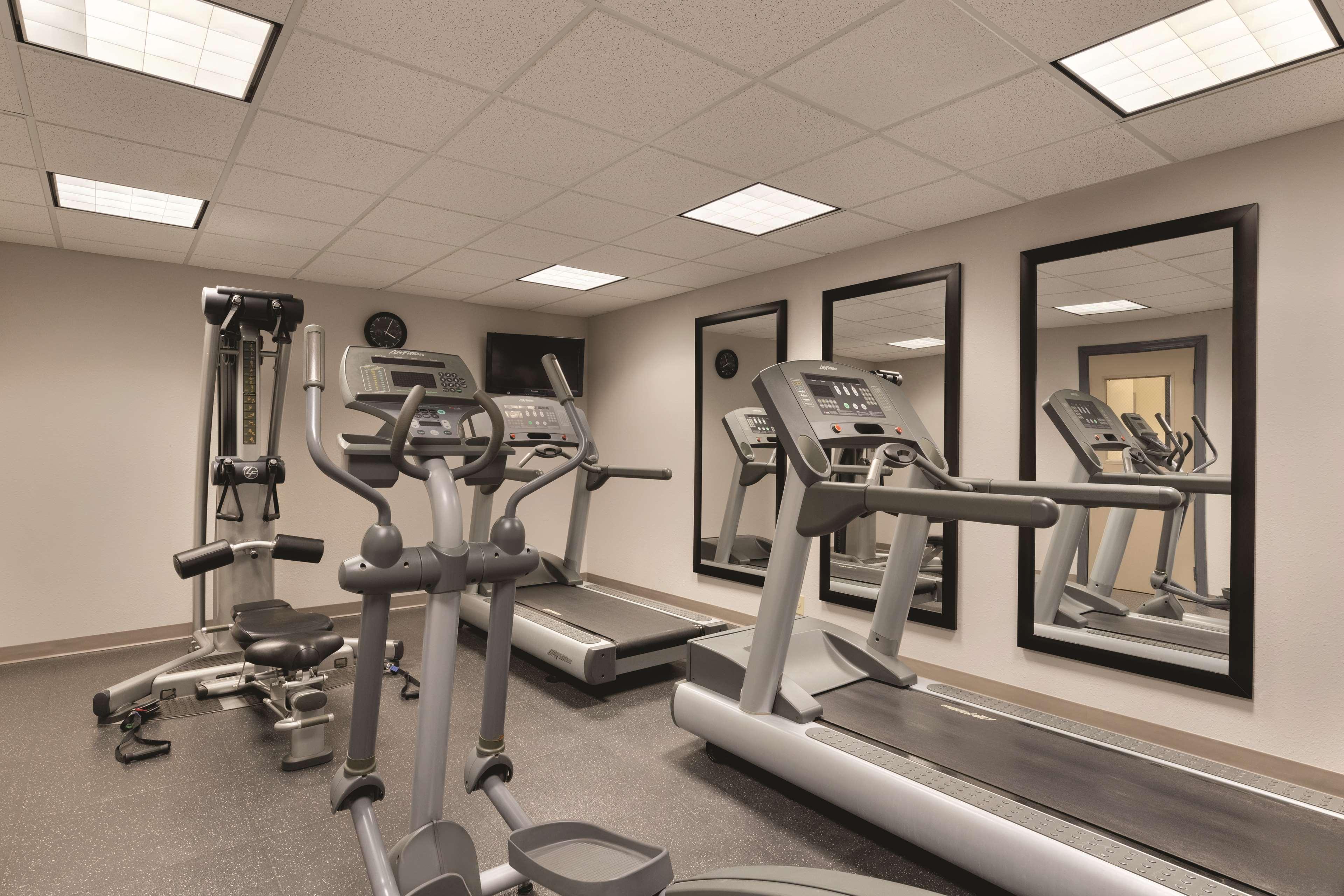 Country Inn & Suites By Radisson, Madison, Al Bagian luar foto