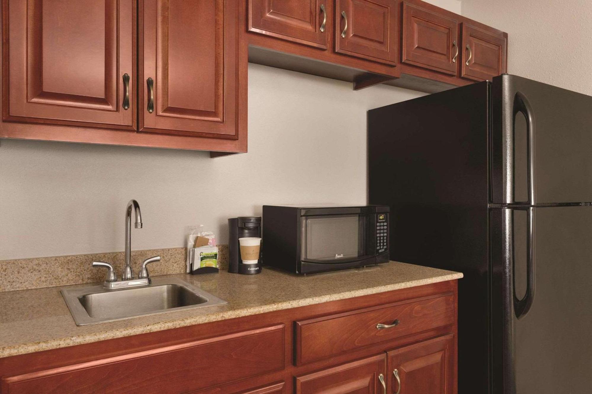 Country Inn & Suites By Radisson, Madison, Al Bagian luar foto