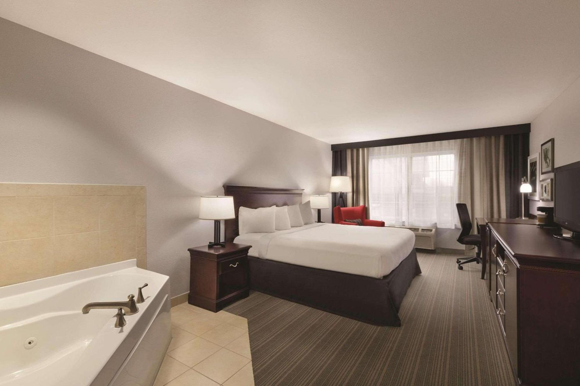 Country Inn & Suites By Radisson, Madison, Al Bagian luar foto