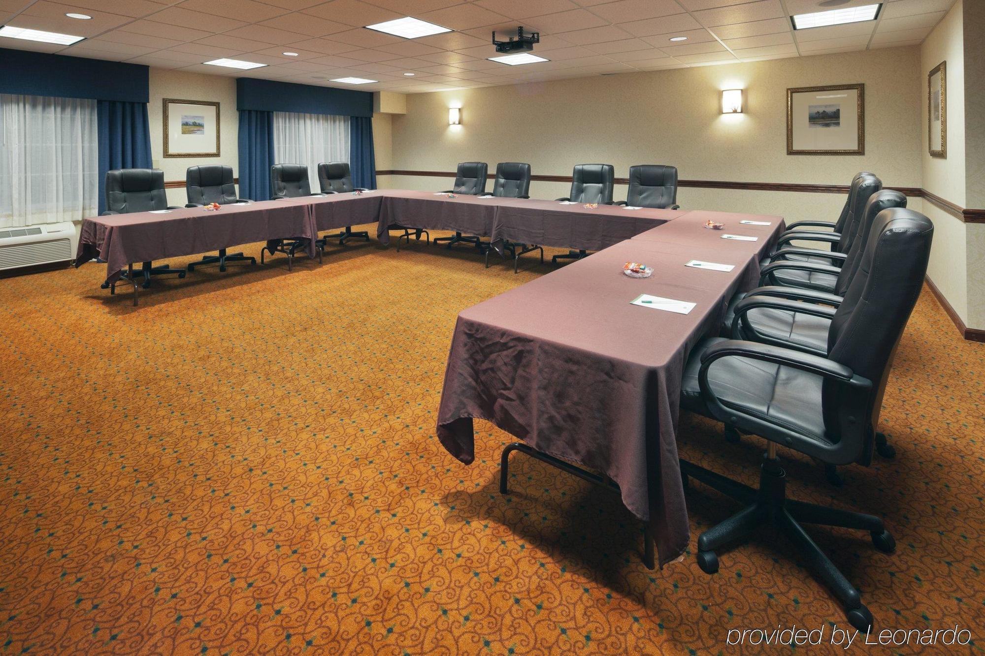 Country Inn & Suites By Radisson, Madison, Al Bisnis foto