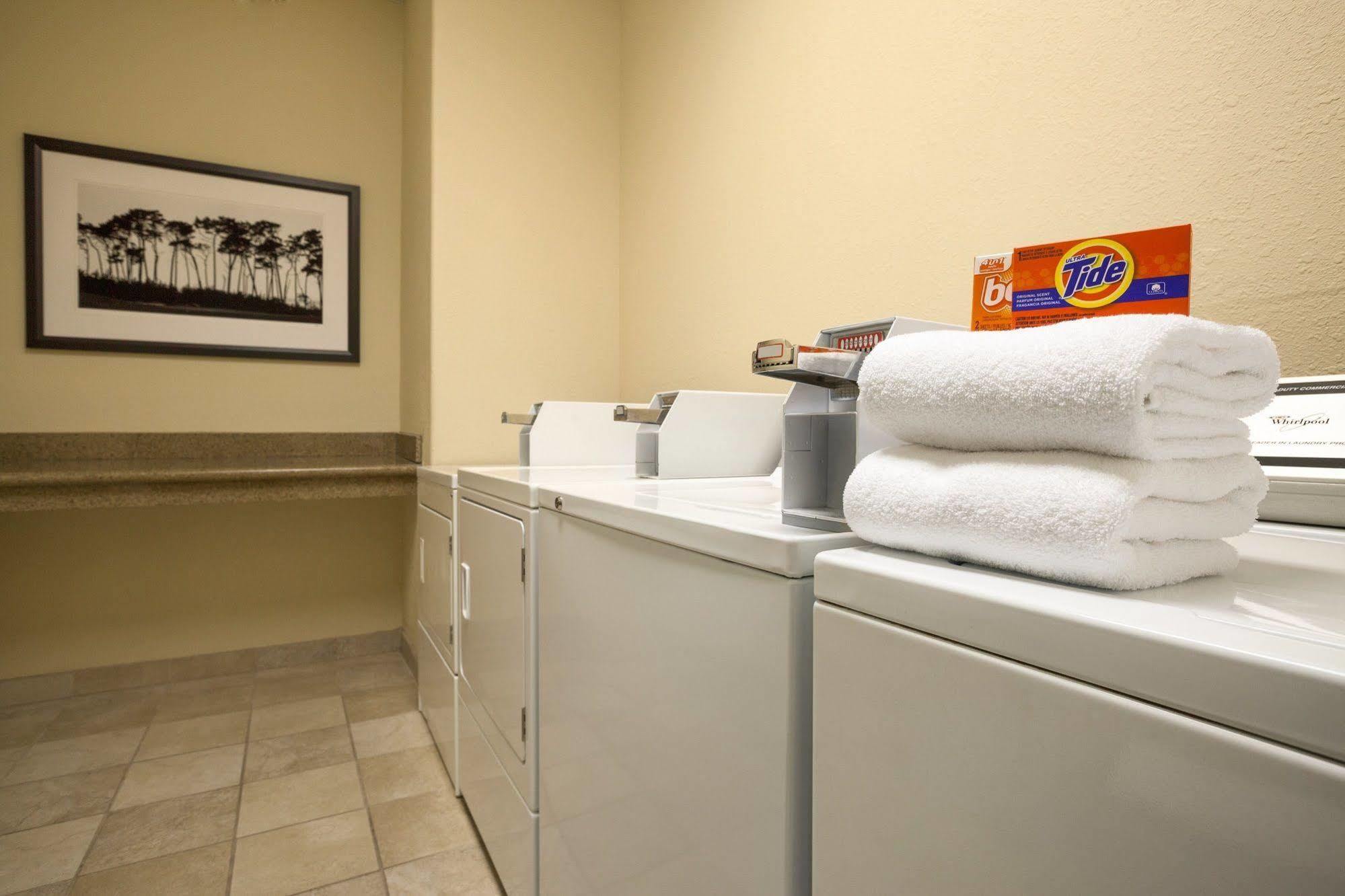 Country Inn & Suites By Radisson, Madison, Al Bagian luar foto